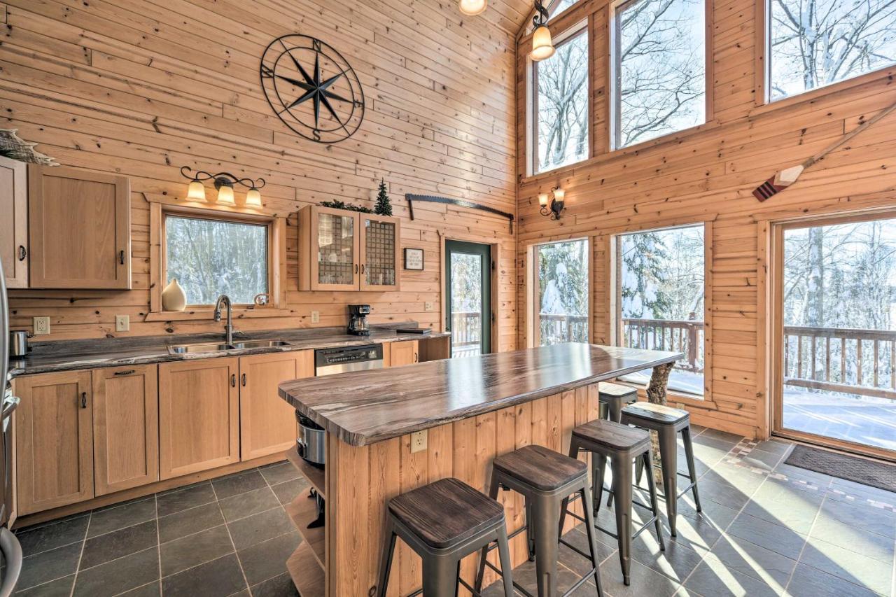 Scenic Hayward Lake View Retreat With Fire Pit Ngoại thất bức ảnh