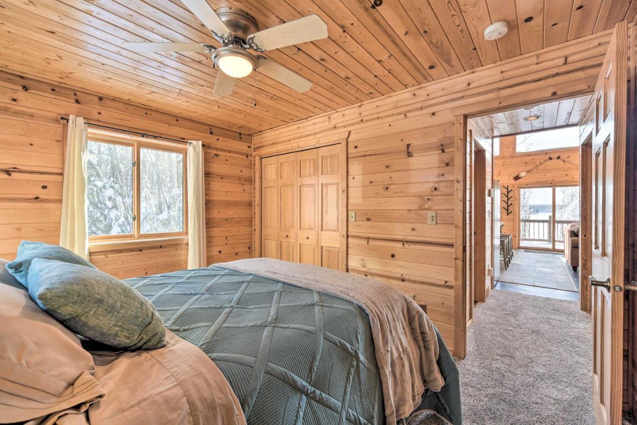 Scenic Hayward Lake View Retreat With Fire Pit Ngoại thất bức ảnh