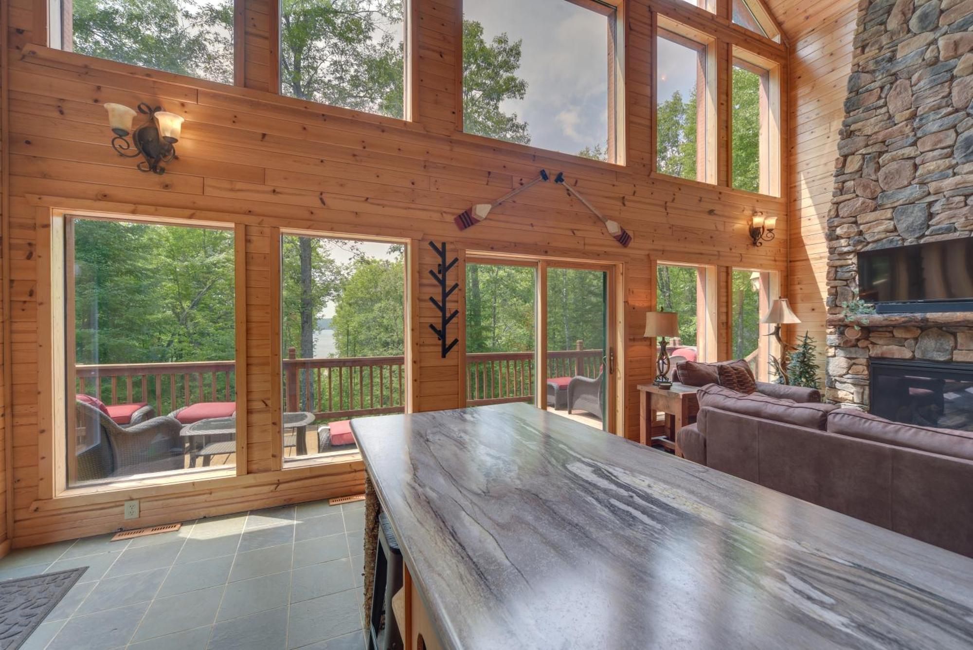 Scenic Hayward Lake View Retreat With Fire Pit Ngoại thất bức ảnh