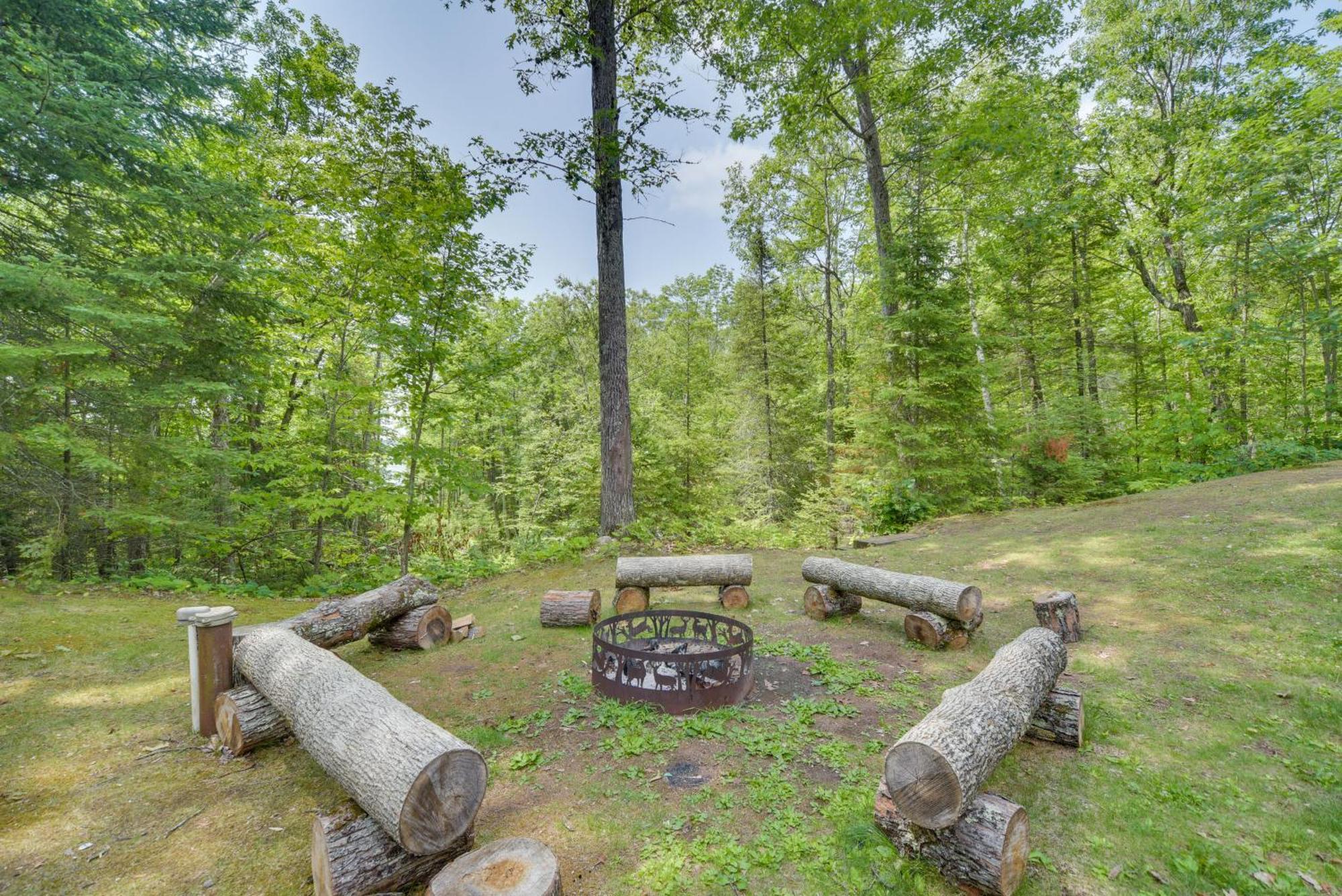 Scenic Hayward Lake View Retreat With Fire Pit Ngoại thất bức ảnh
