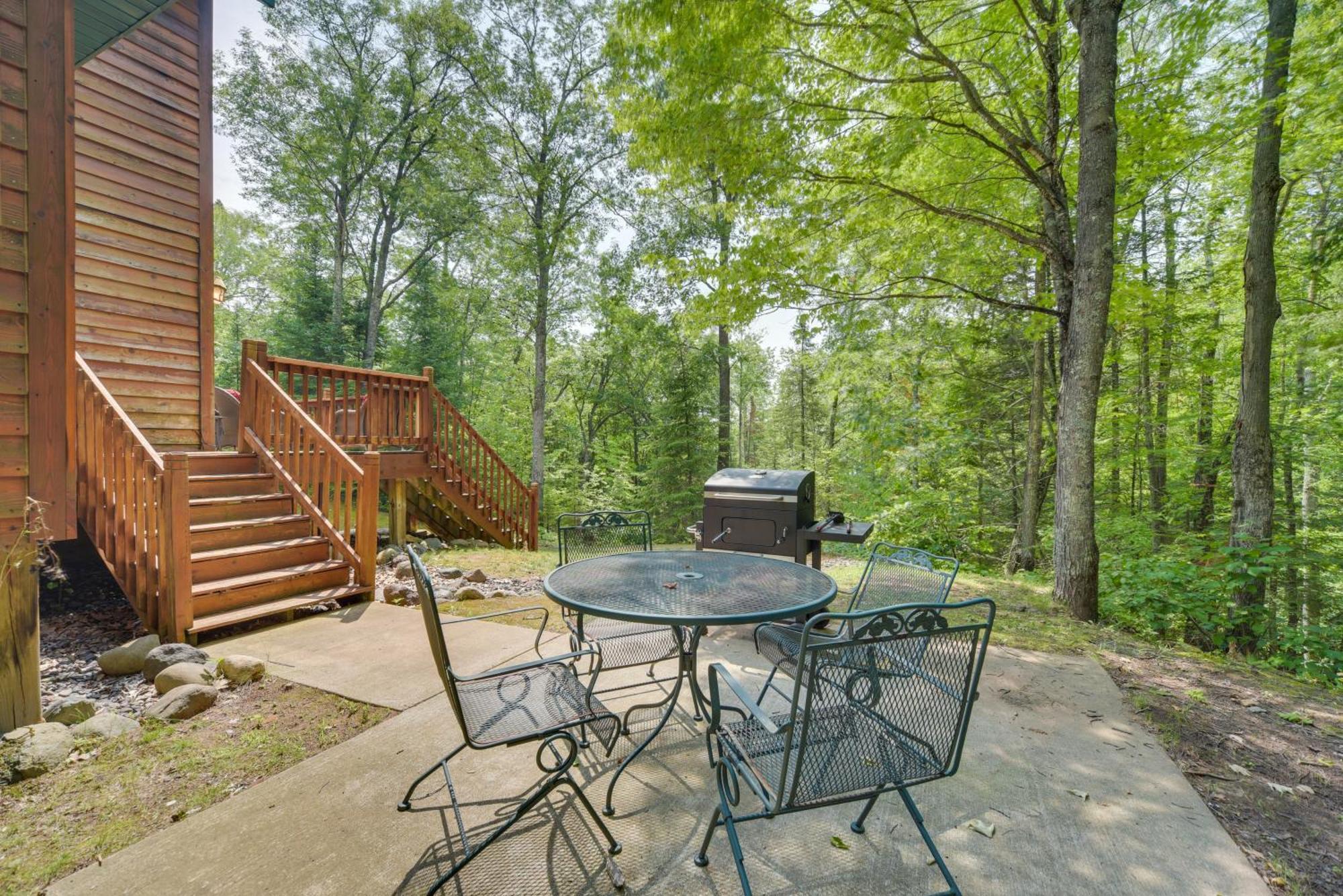 Scenic Hayward Lake View Retreat With Fire Pit Ngoại thất bức ảnh